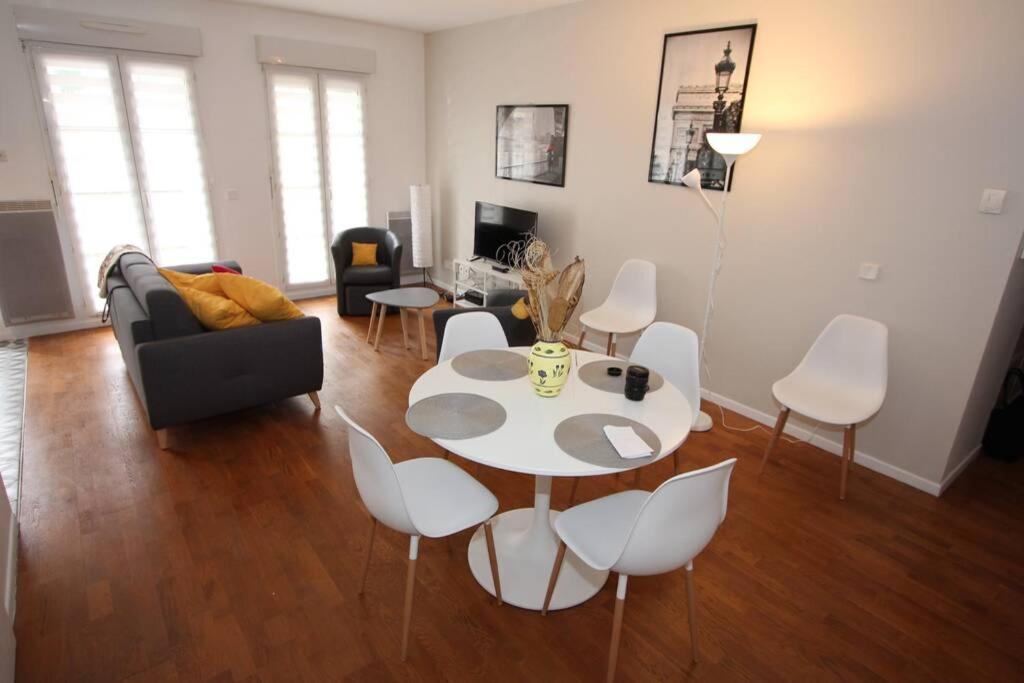 Sloan Square Apartment Bmyguest Serris Exterior foto
