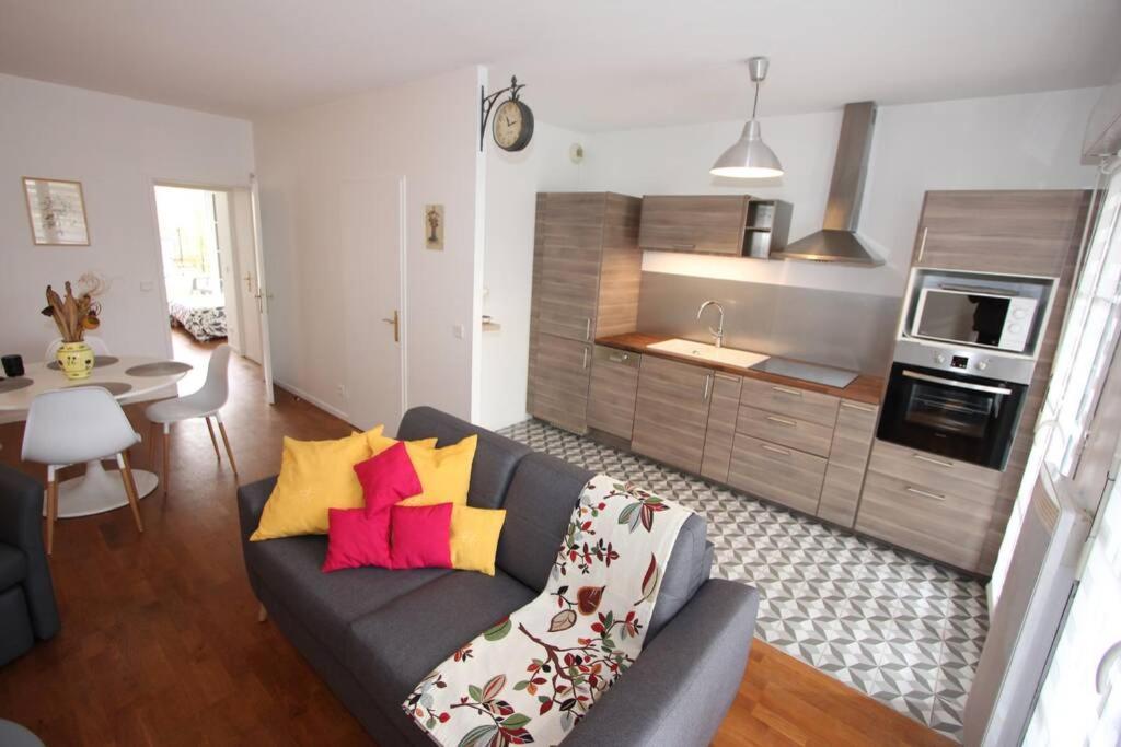 Sloan Square Apartment Bmyguest Serris Exterior foto
